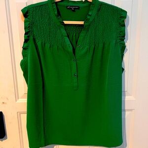 Adrianna Papell Green Smocked Sleeveless Blouse